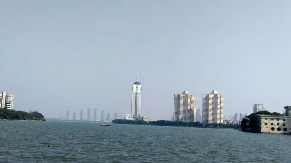 青山湖